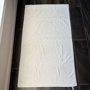 Terrisol Sculpted Scroll Bath Towel White Brazil 100% Cotton